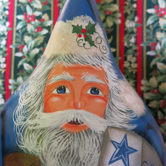 Vintage Hand Painted Signed "Go Cowboys" Big Gourd Blue Santa With The Ball - Picture 7 of 11